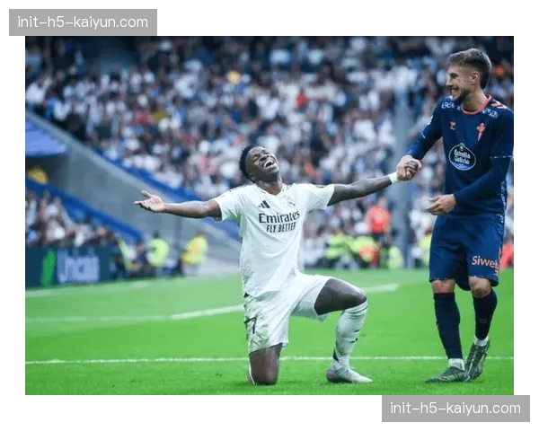 塞尔塔官方宣布与队长阿斯帕斯续约一年,新约至2027年夏